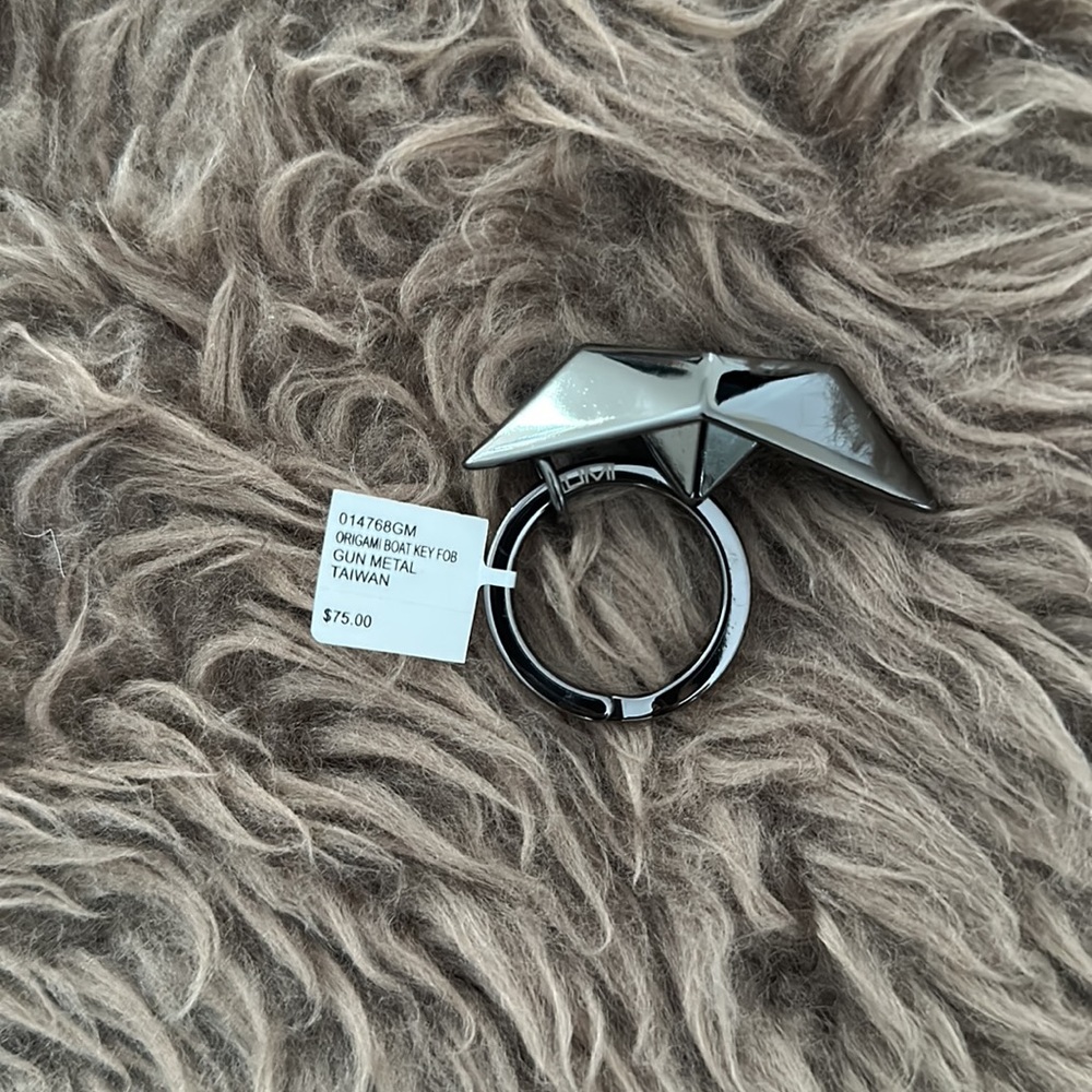 New Tumi Metal Origami Boat Key Fob - Picture 3 of 3